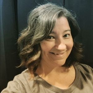 Meet your Posher, Lenora